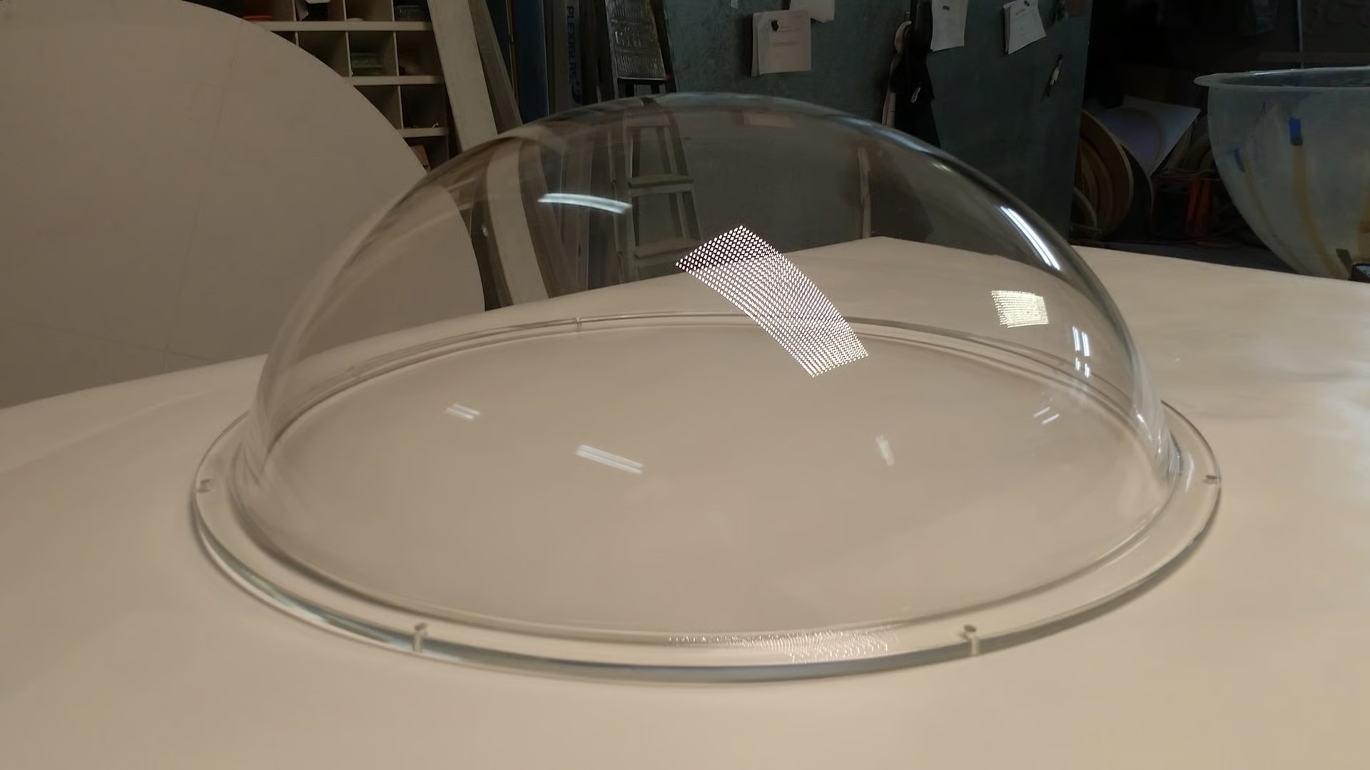 demi-sphere-en-plexiglas-1