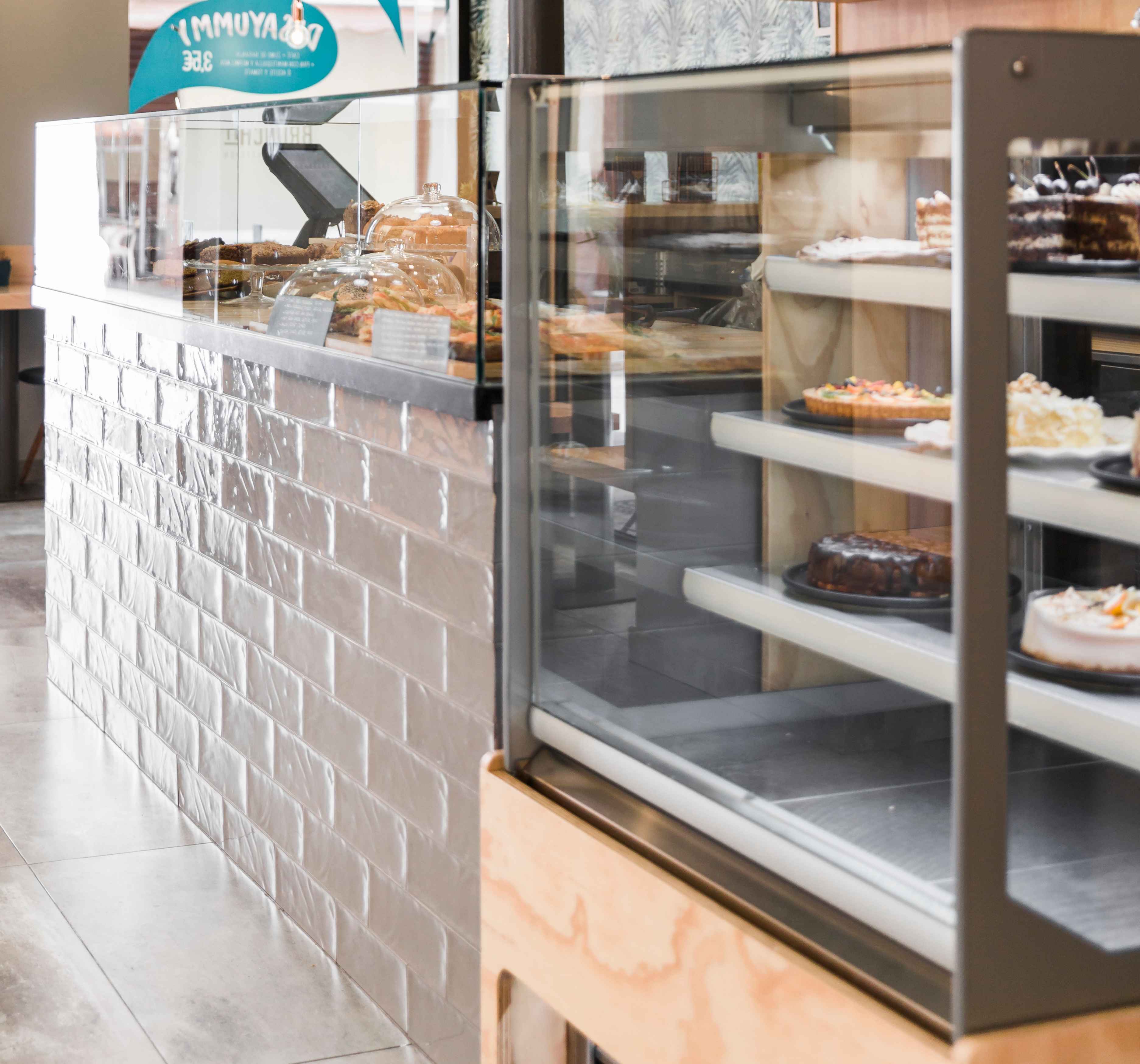 vitrine magasin plexiglass