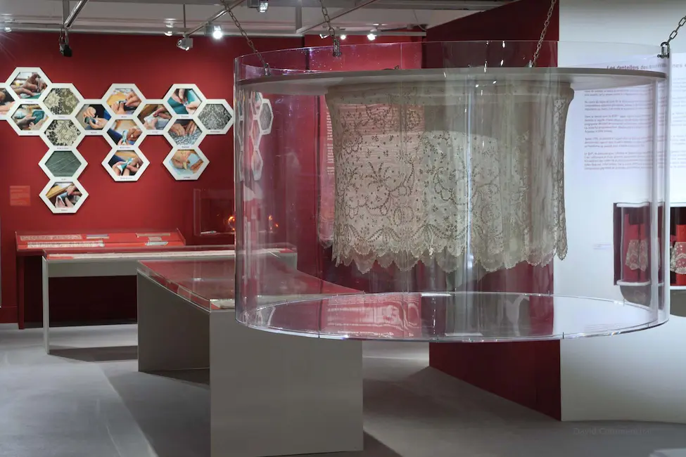 vitrine plexiglass