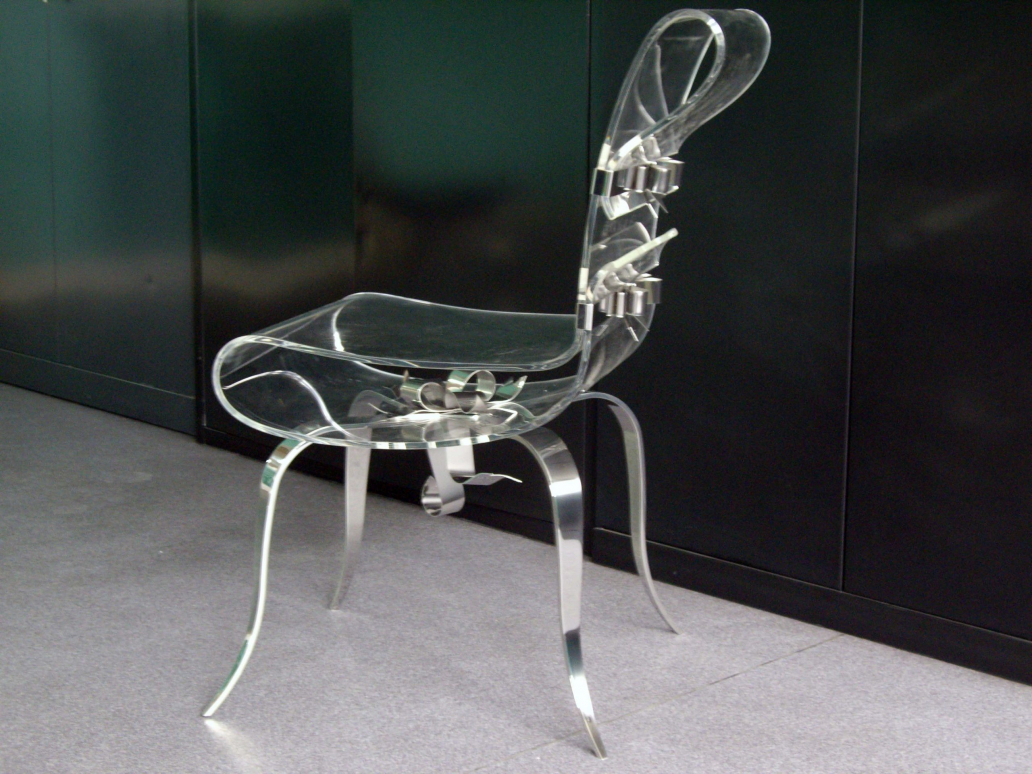 Chaise plexiglas