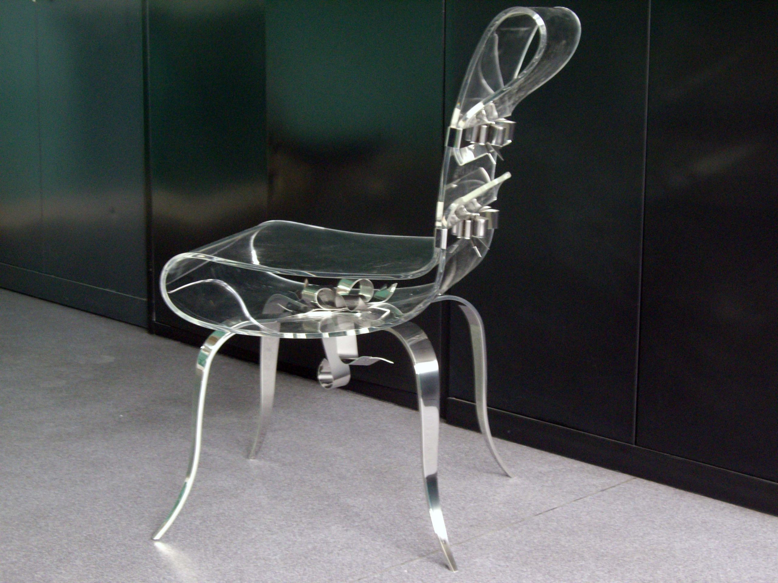 Chaise plexiglas